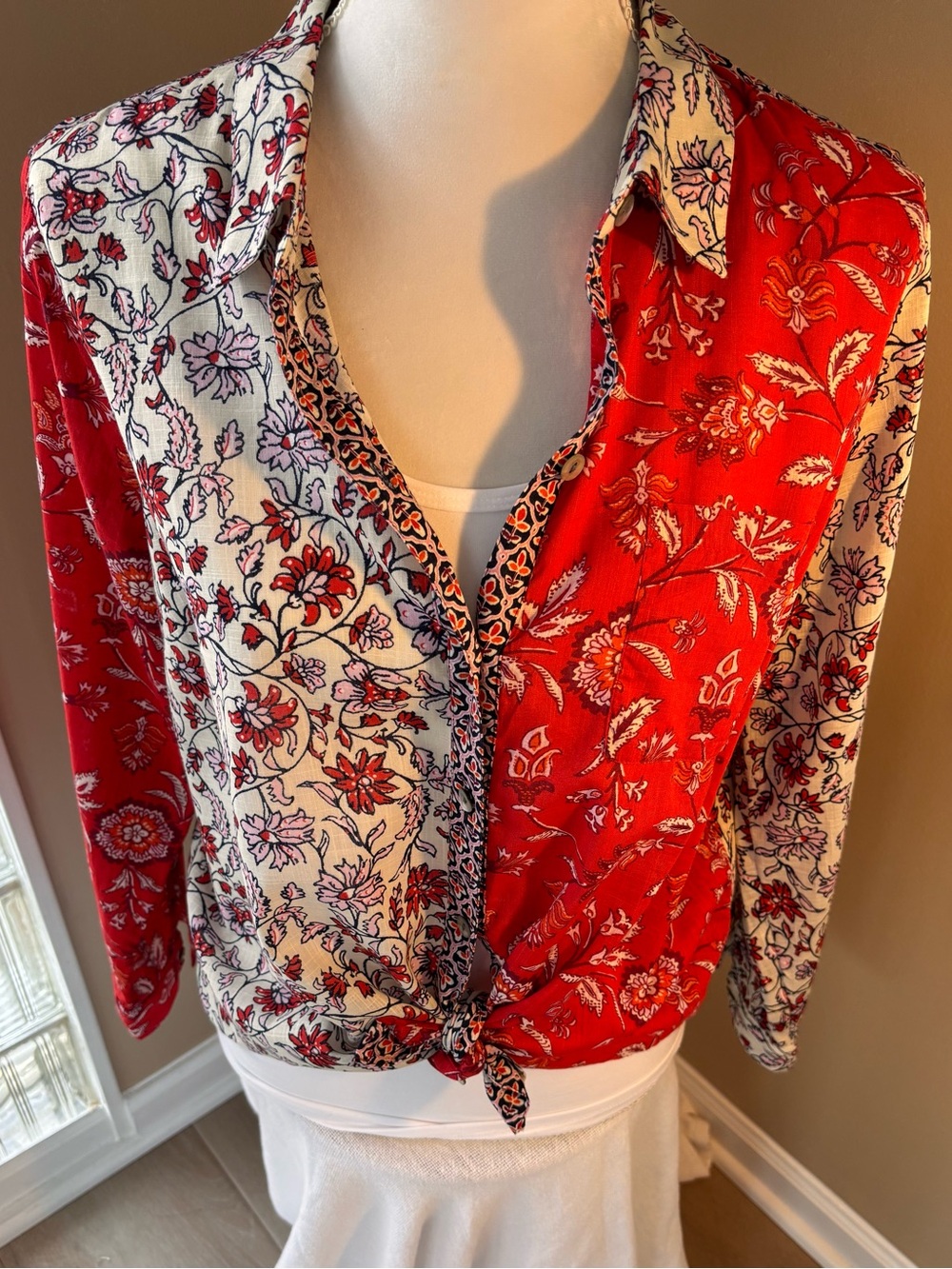 j.Jill Womenโs MP Red & Cream Floral Button-Front Shirt Pleated back Boho Floral